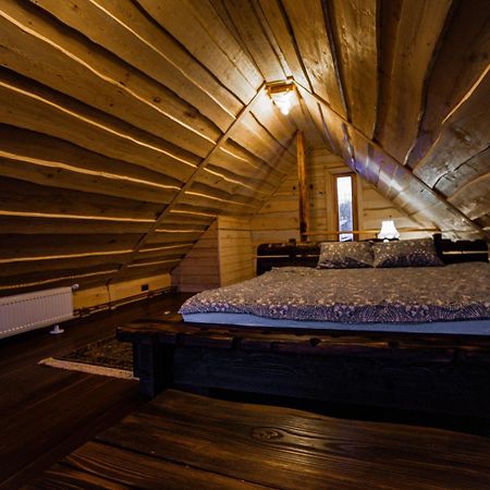 Hotel Viesu Nams Melnsils Zewnętrze zdjęcie