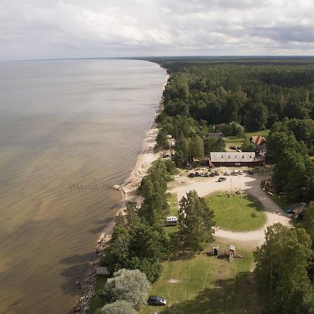 Hotel Viesu Nams Melnsils Zewnętrze zdjęcie