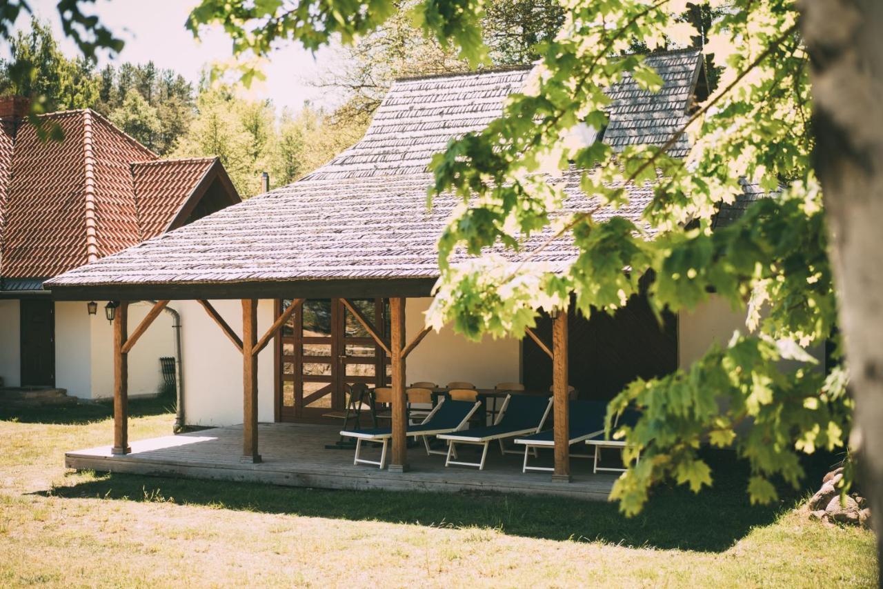Hotel Viesu Nams Melnsils Zewnętrze zdjęcie