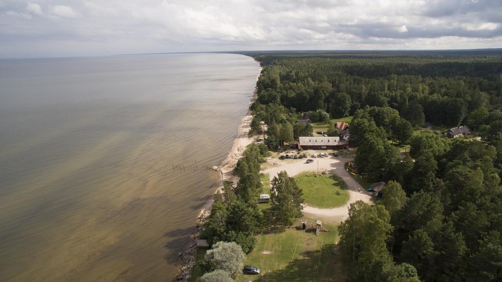 Hotel Viesu Nams Melnsils Zewnętrze zdjęcie