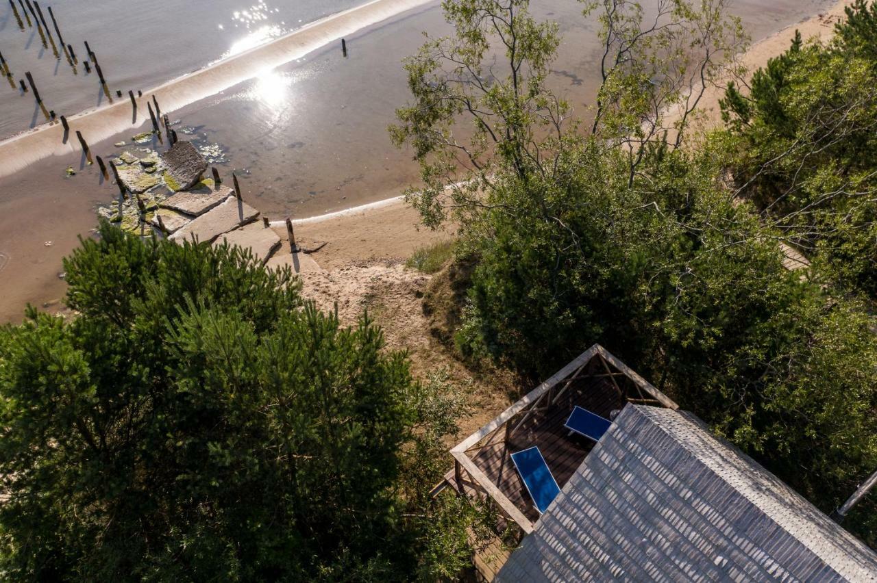 Hotel Viesu Nams Melnsils Zewnętrze zdjęcie
